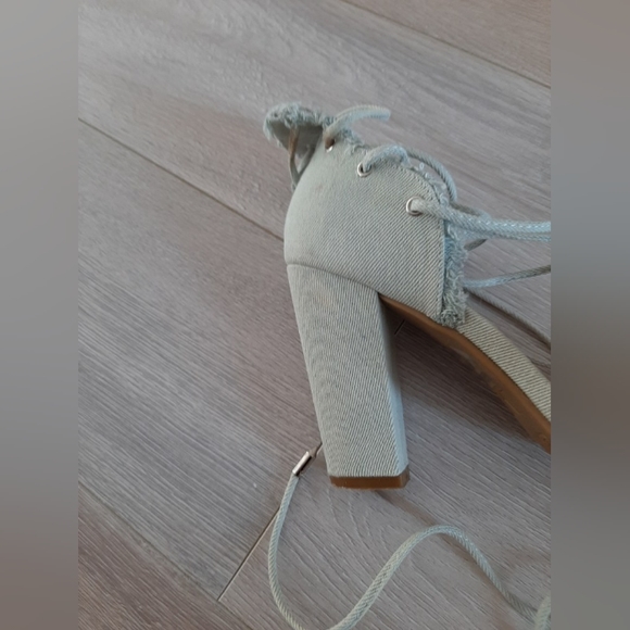 Sandals - Picture 2 of 4